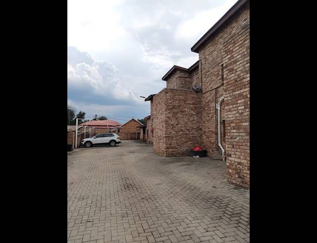 1 BEDROOM PROPERTY TO RENT IN KANNONIERS PARK